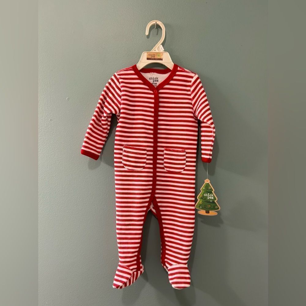 NWT … CHICK PEA “Size: 6-9 Months” Sleep & Play Outfit